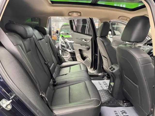 Buick Envision Plus — Фото автомобиля 8