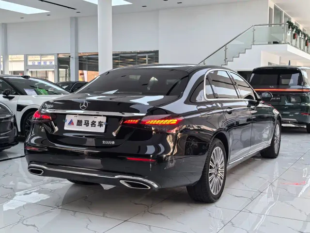 Mercedes-Benz E-Class — Фото автомобиля 15