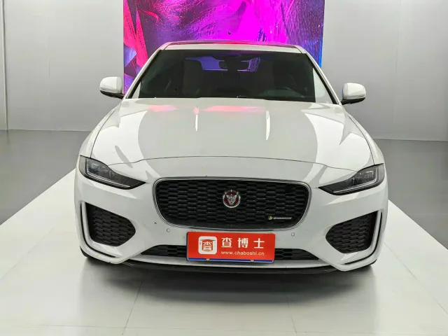 Jaguar XEL — Фото автомобиля 2