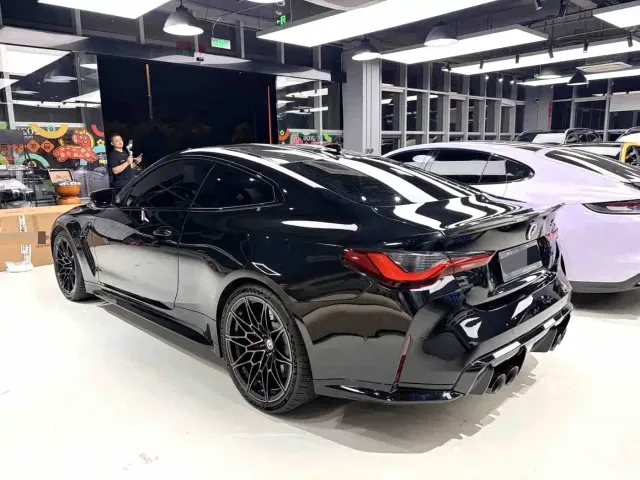 BMW M4 — Фото автомобиля 11