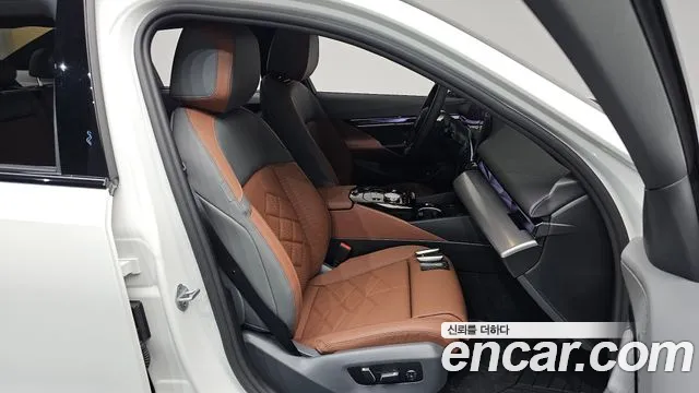 BMW 5-Series 5 серия (G60) 530i xDrive M Sport — Фото автомобиля 8
