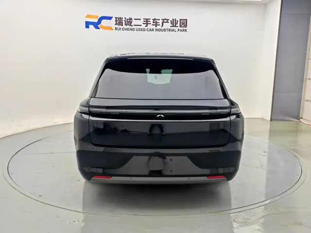 Li Auto Li L8 2024 Pro — Фото автомобиля 4