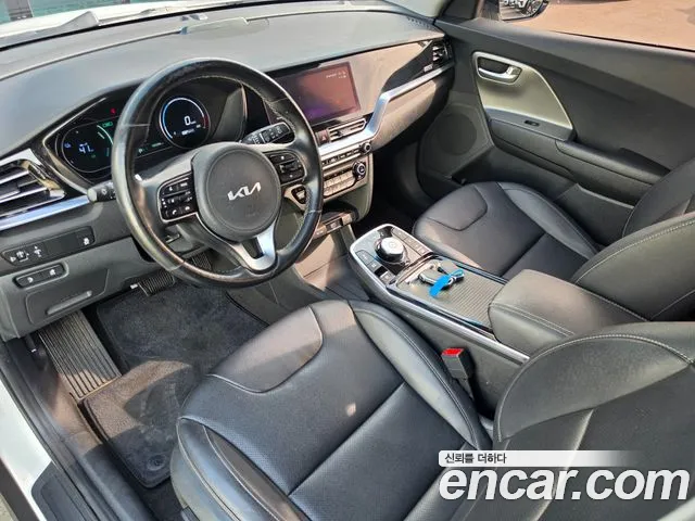 Kia Niro — Фото автомобиля 10