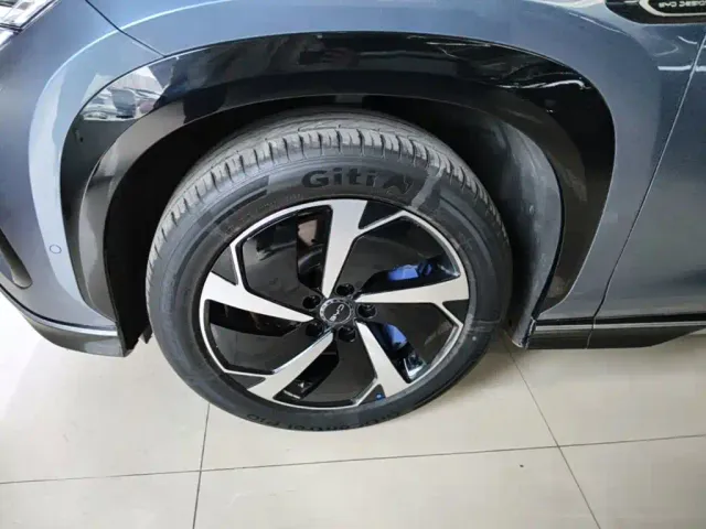 BYD Sealion 07 EV — Фото автомобиля 22