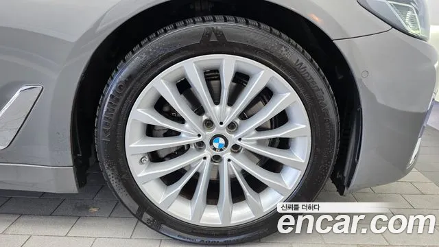 BMW 5 Series G30 — Фото автомобиля 6