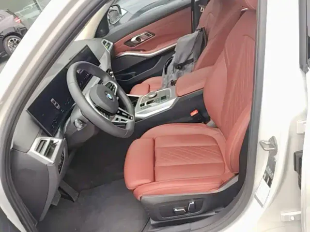 BMW 3 Series — Фото автомобиля 14