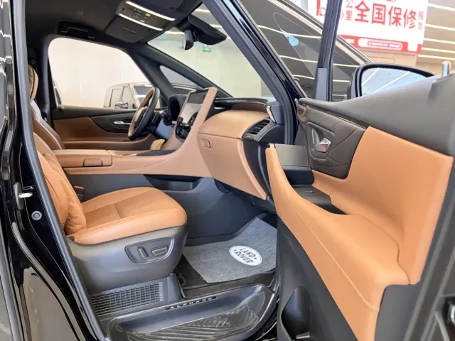 Toyota Alphard — Фото автомобиля 20