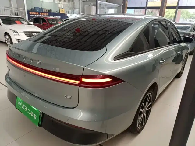 Roewe D6 — Фото автомобиля 4