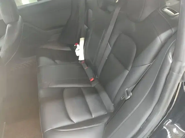 Tesla Model 3 — Фото автомобиля 16