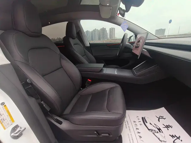 Tesla Model Y — Фото автомобиля 20