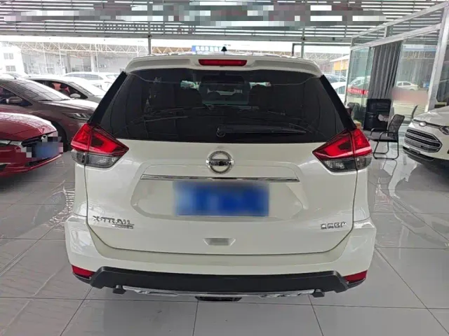 Nissan X-Trail — Фото автомобиля 5