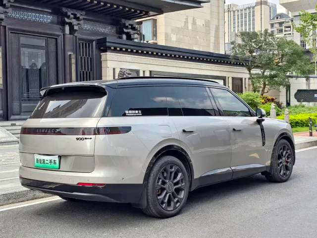 Lynk & Co 900 — Фото автомобиля 10