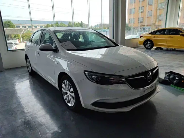 Buick Excelle — Фото автомобиля 3