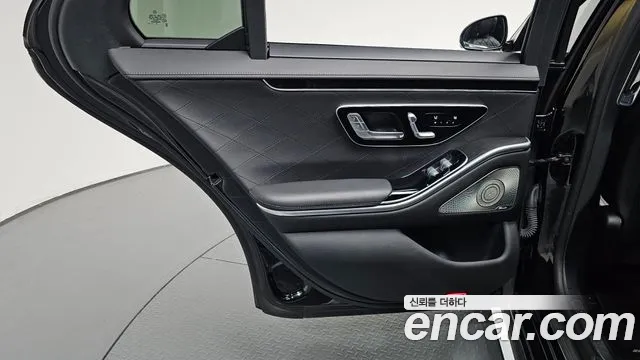 Mercedes-Benz S-Class — Фото автомобиля 24