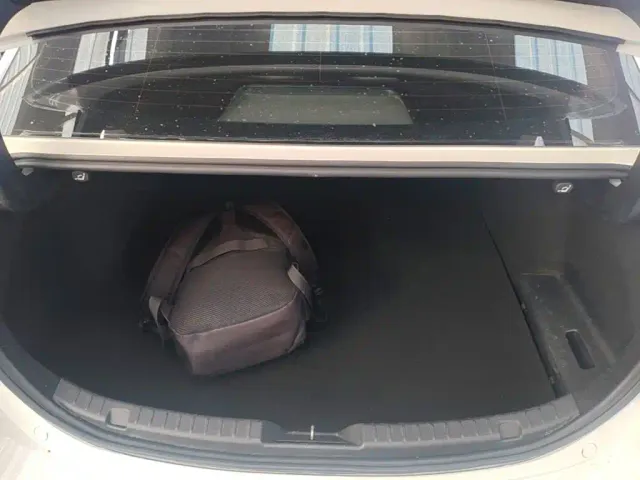 Mazda Axela — Фото автомобиля 18