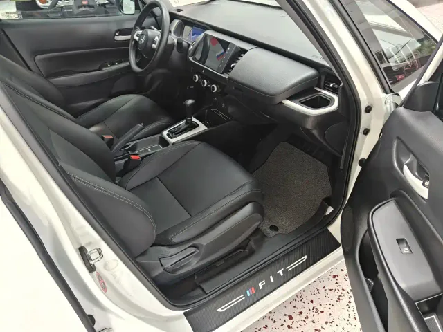 Honda Fit — Фото автомобиля 13