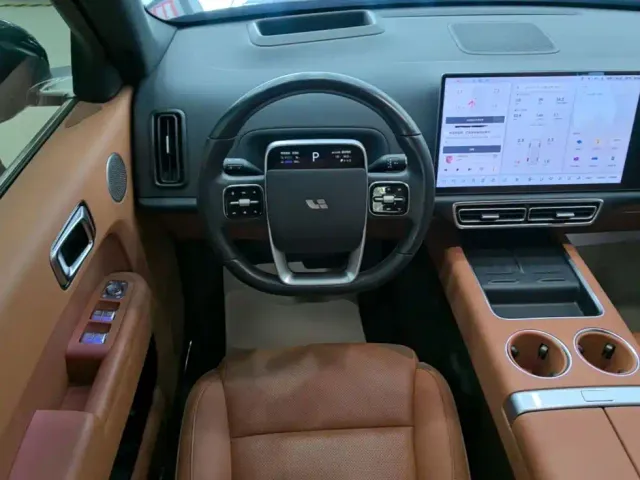Li Auto L7 — Фото автомобиля 10