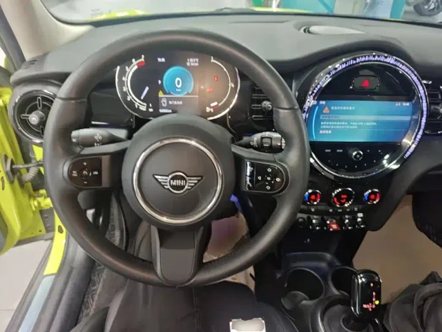 MINI Hatch — Фото автомобиля 10