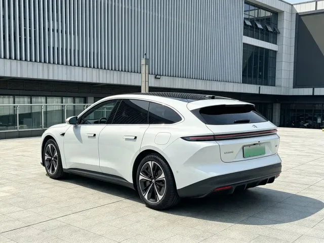 Nio ET5 Touring — Фото автомобиля 12