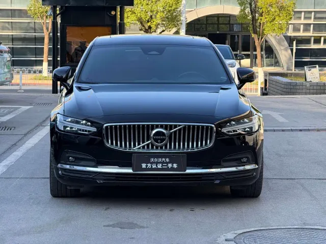 Volvo S90 — Фото автомобиля 4