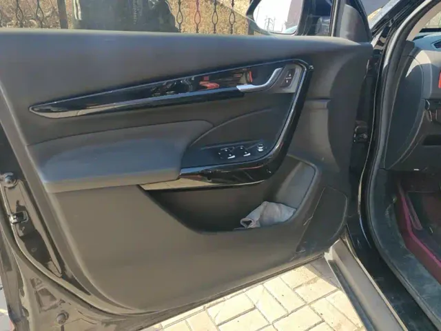 Dongfeng Fengshen AX7 — Фото автомобиля 7