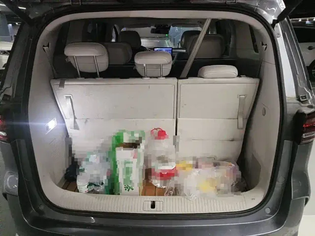 Roewe iMAX8 — Фото автомобиля 5