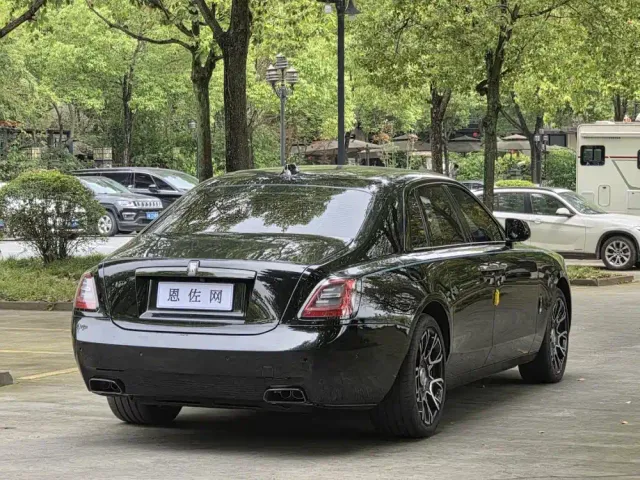 Rolls-Royce Ghost — Фото автомобиля 8