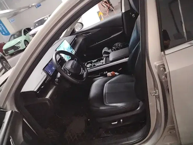 Wuling Starlight — Фото автомобиля 15