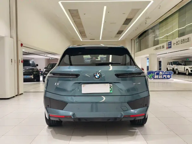 BMW iX — Фото автомобиля 15