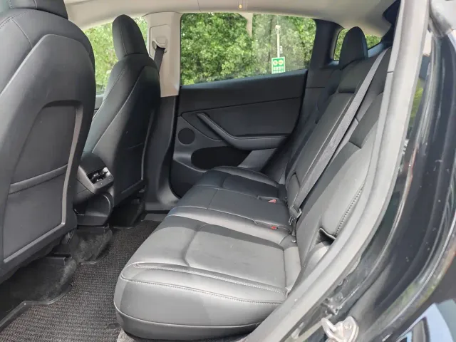 Tesla Model Y — Фото автомобиля 6