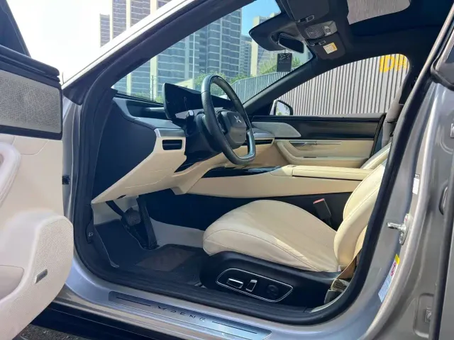 Xpeng P7 — Фото автомобиля 4