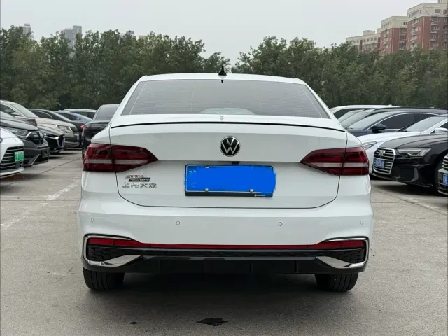 Volkswagen Lavida — Фото автомобиля 10