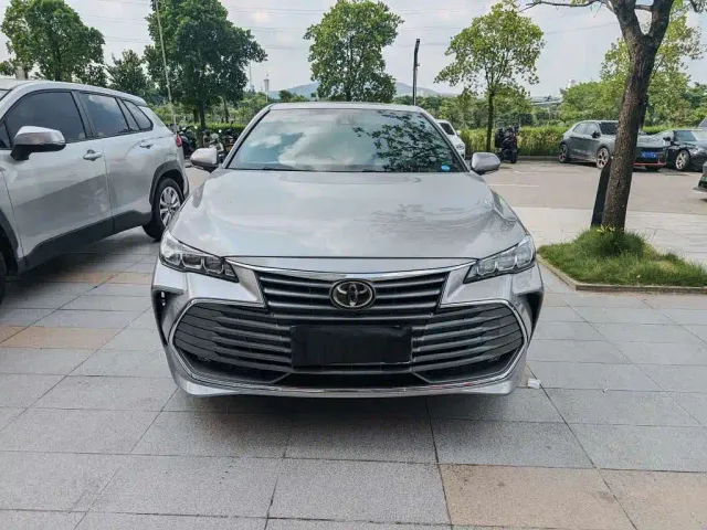 Toyota Avalon — Фото автомобиля 2