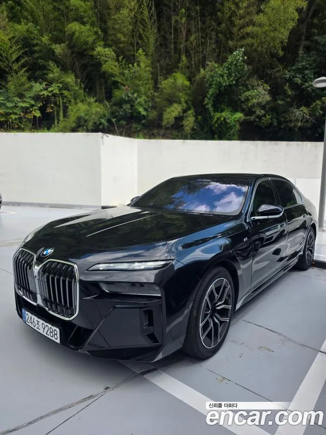 BMW 7 Series G70 — Фото автомобиля 2