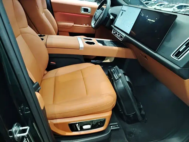 Li Auto L9 — Фото автомобиля 24