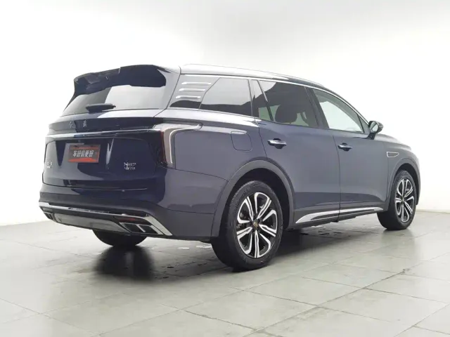 Hongqi Hongqi HS7 2023 2.0T Automatic 4WD Flag Leader Edition (6-seater) — Фото автомобиля 2