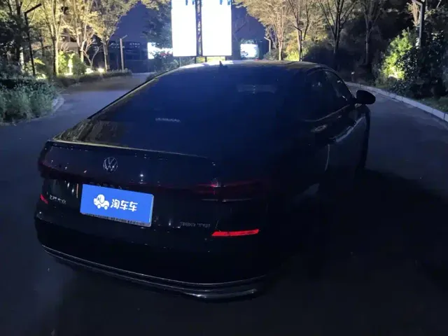 Volkswagen Passat — Фото автомобиля 3