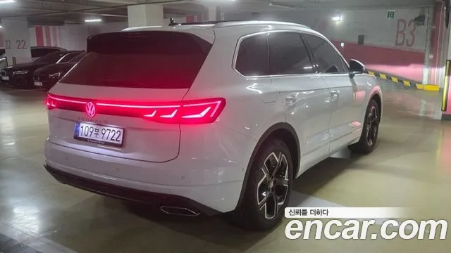 Volkswagen Touareg Generation 3 — Фото автомобиля 2