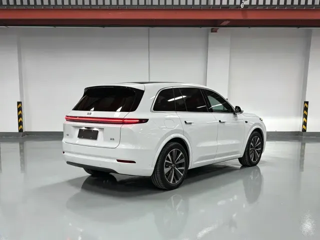 Li Auto L7 — Фото автомобиля 15