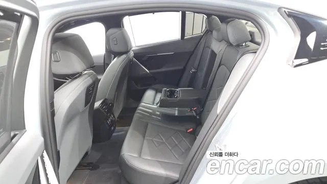 BMW 5 Series — Фото автомобиля 18