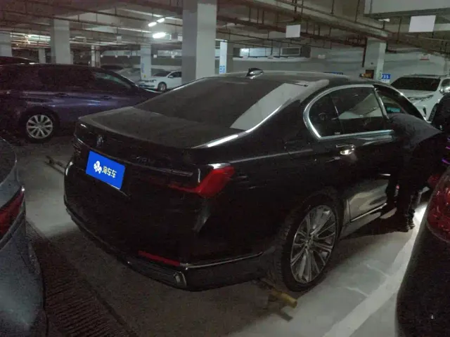 BMW 7 Series — Фото автомобиля 3