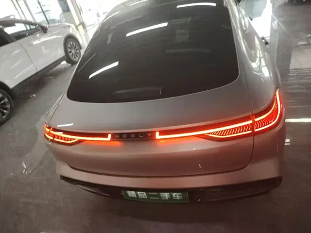 Geely Galaxy E8 — Фото автомобиля 5