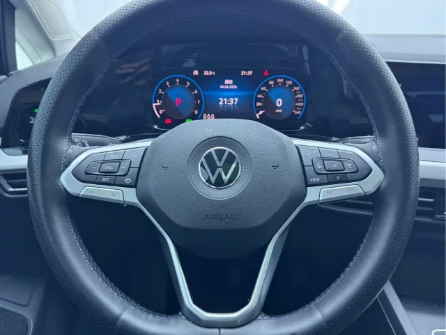 Volkswagen Golf — Фото автомобиля 14