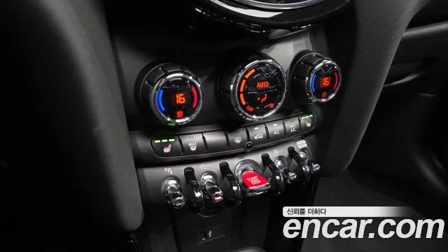 Mini Cooper Cooper Classic Plus Launch Pack — Фото автомобиля 7