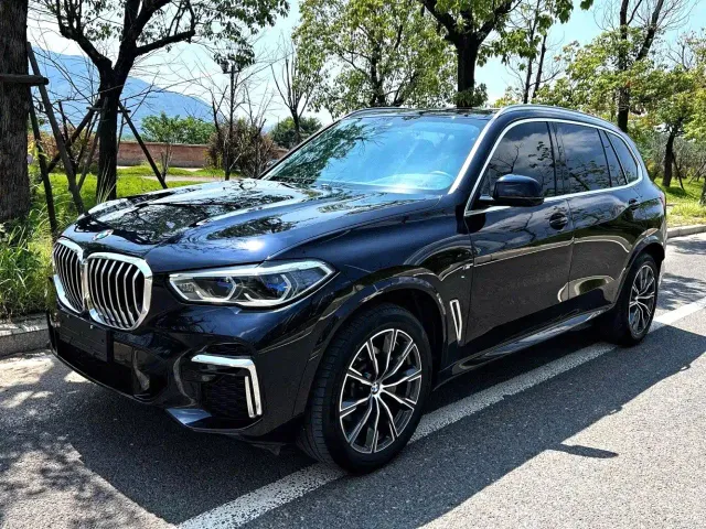 Фотография автомобиля — BMW X5
