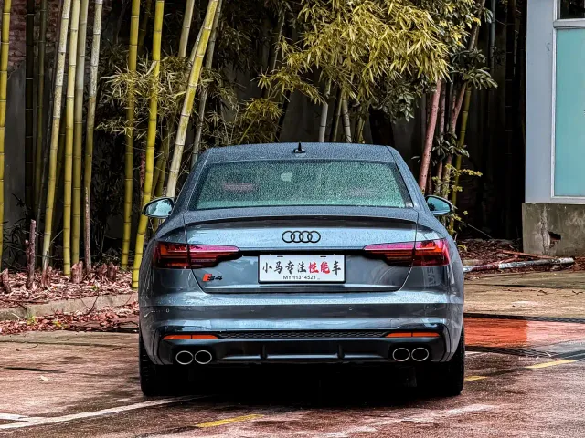Audi S4 — Фото автомобиля 15