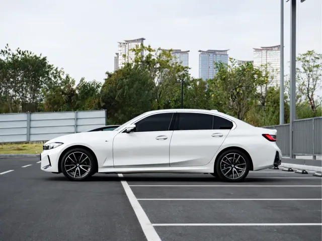 BMW 3 Series — Фото автомобиля 4