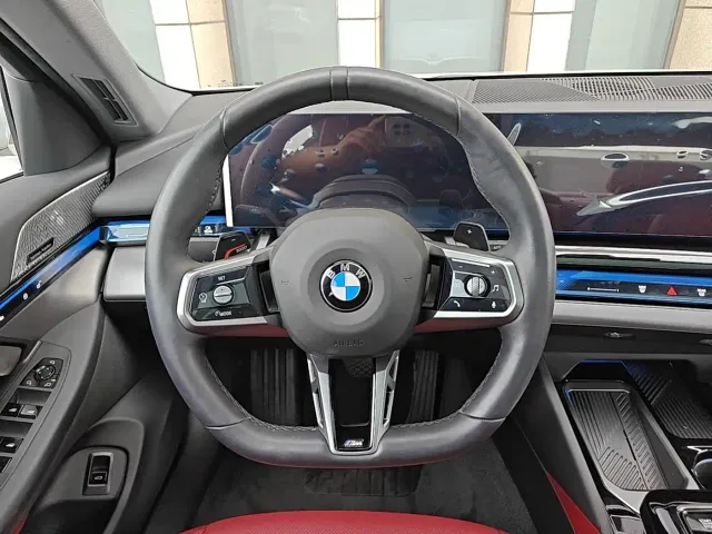 BMW 5 Series — Фото автомобиля 11