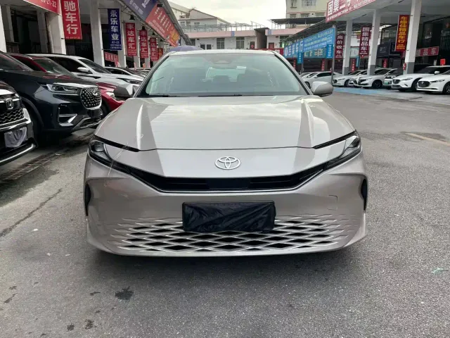 Toyota Camry — Фото автомобиля 3