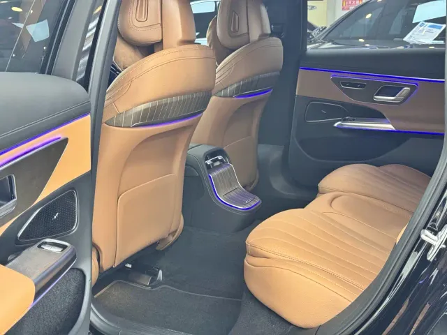 Mercedes-Benz E-Class — Фото автомобиля 10